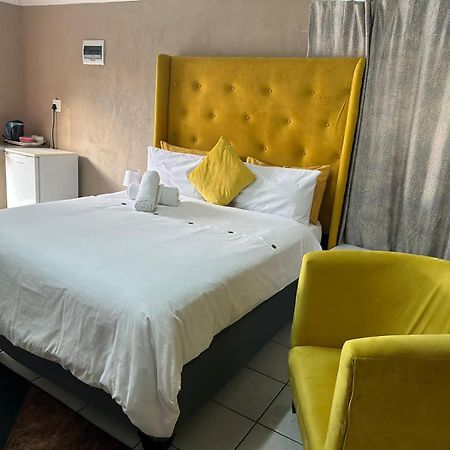 Super Classic Guest House Претория Экстерьер фото