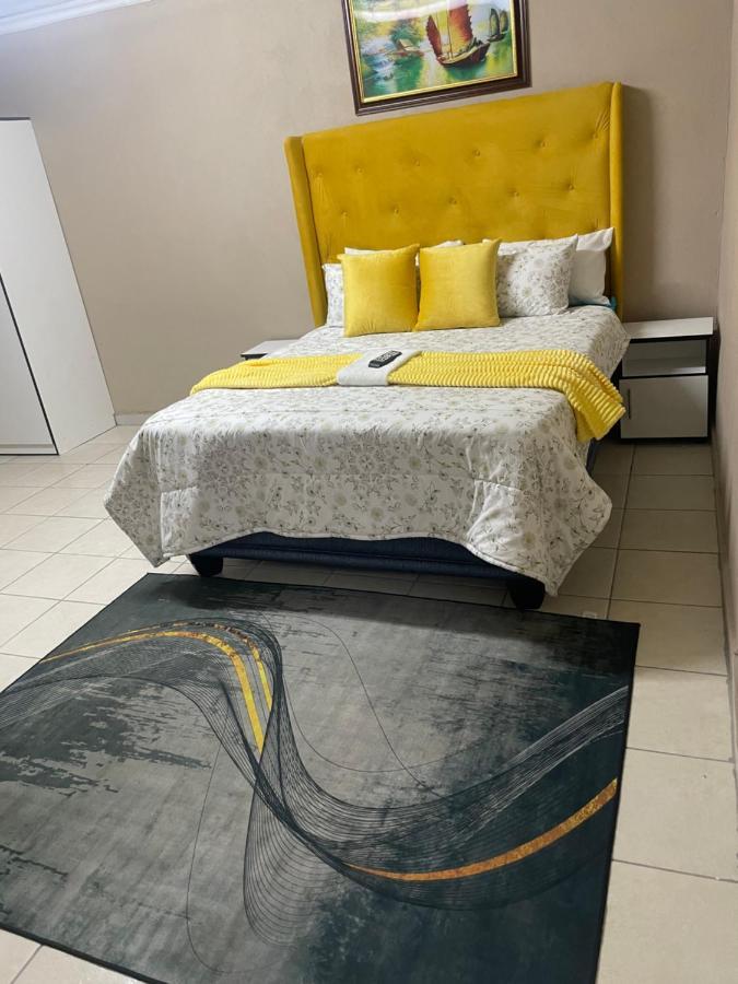 Super Classic Guest House Претория Экстерьер фото