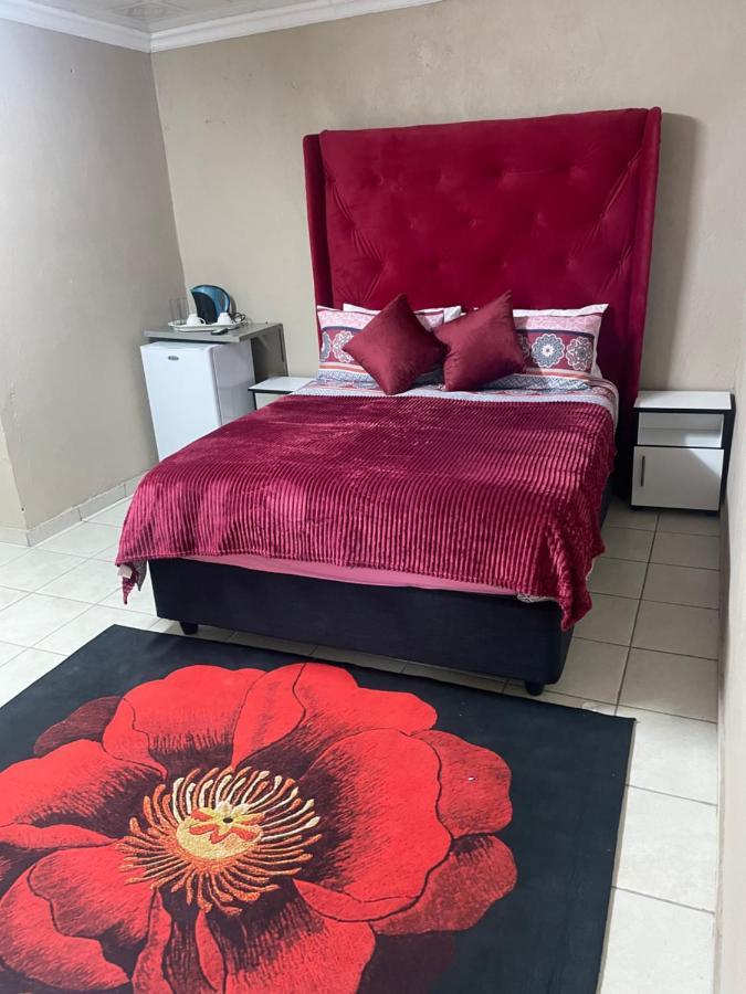 Super Classic Guest House Претория Экстерьер фото