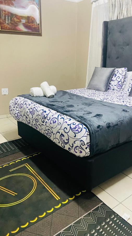 Super Classic Guest House Претория Экстерьер фото