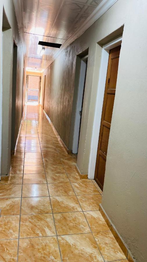 Super Classic Guest House Претория Экстерьер фото