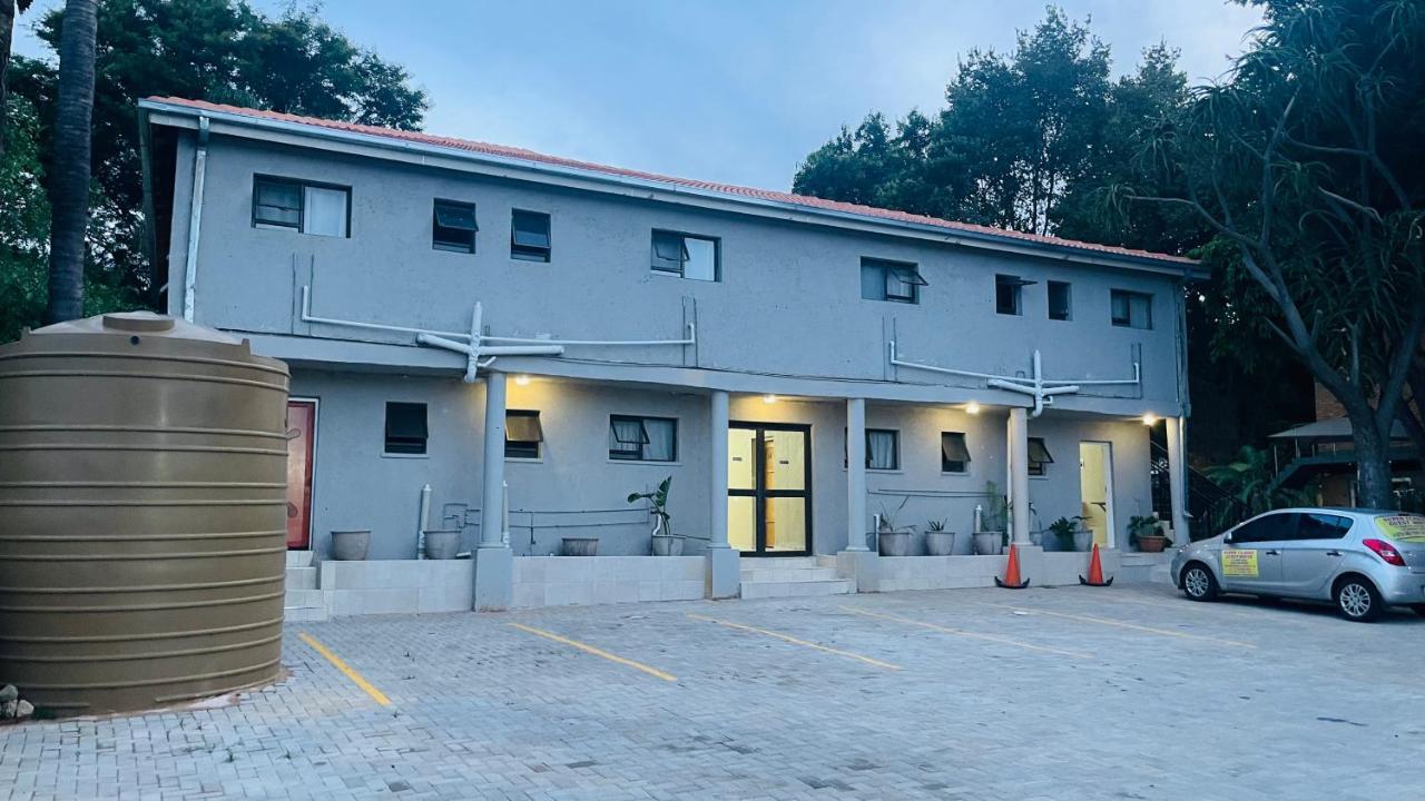 Super Classic Guest House Претория Экстерьер фото
