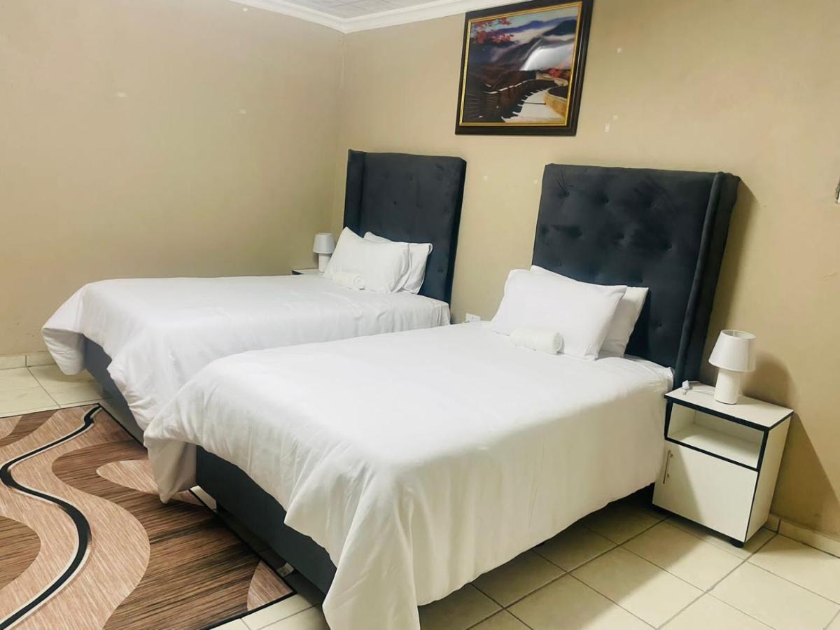 Super Classic Guest House Претория Экстерьер фото