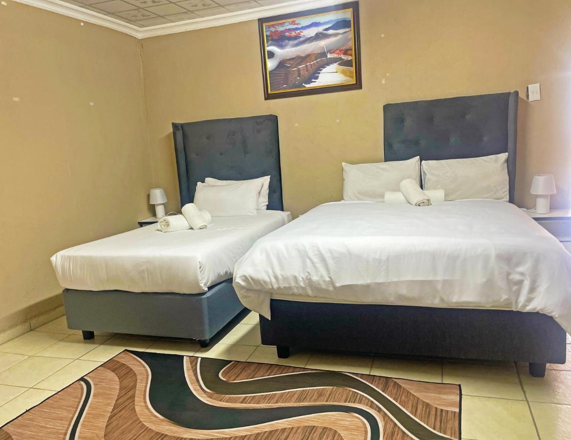 Super Classic Guest House Претория Экстерьер фото